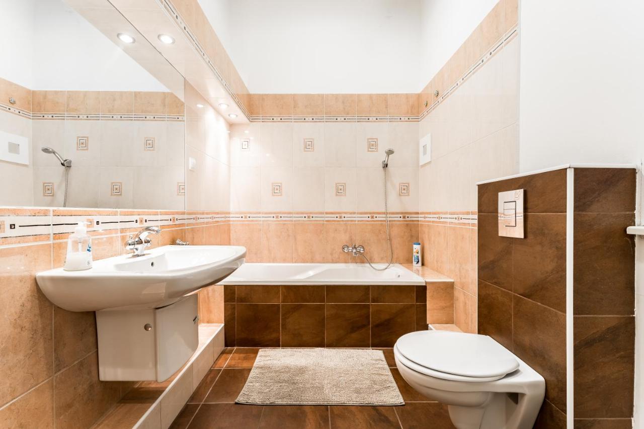 Berta - 4 Bedrooms, 3 Baths Budapeste Exterior foto